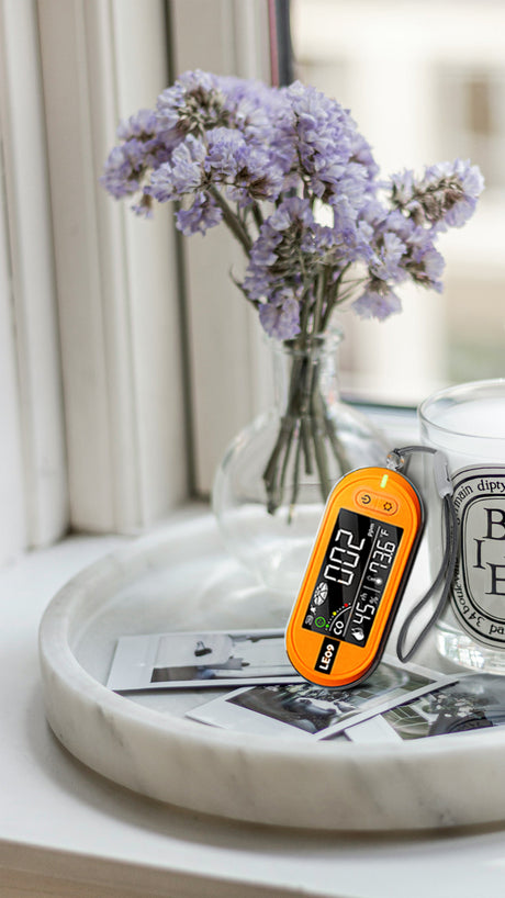A must-have for hiking and camping! This portable CO detector boasts 500 hours of battery life and accurate warnings.