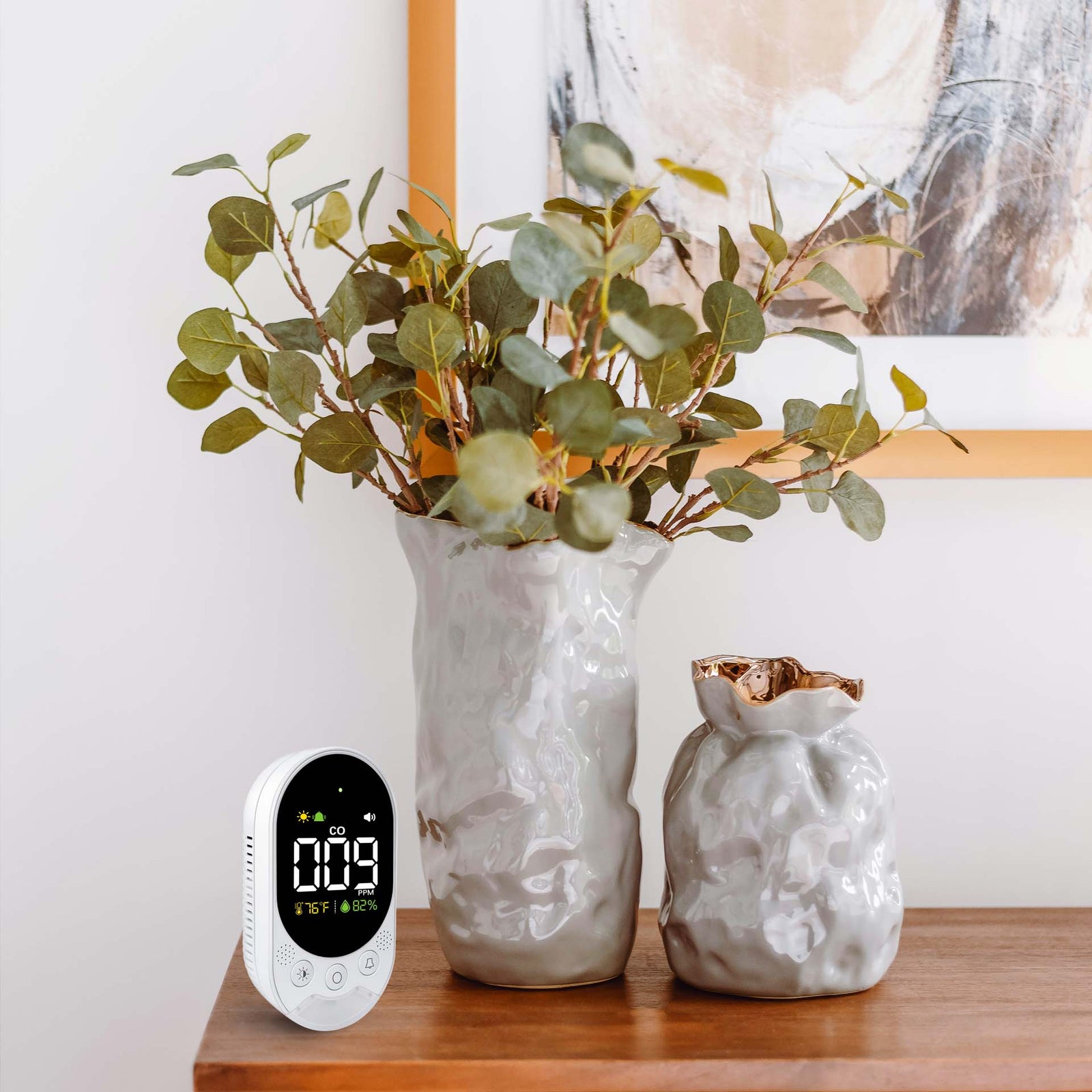 A 2.7-INCH HIGH-DEFINITION GLASS DISPLAY MAKES EVERYTHING CLEAR AT A GLANCE